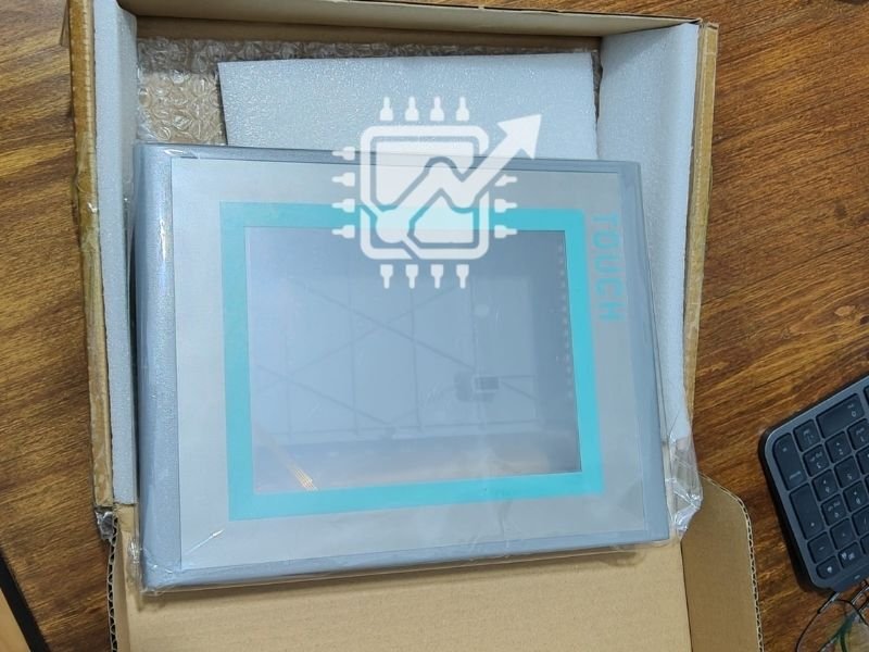 Operatör Panellerinizi Çöpe Atmayın: HMI Panel Yenileme Kitleri